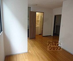 京都地下鉄東西線 御陵駅 徒歩9分の賃貸アパート 1階2LDKのリビング/ダイニング