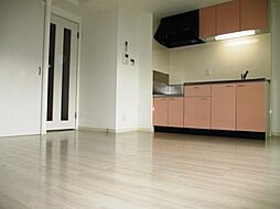 マメゾン金楽寺 1階1LDKのリビング/ダイニング