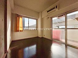 オフィシャルレジデンス 305 3階ワンルームのリビング/ダイニング