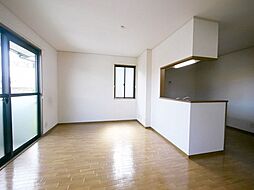 ルミエール　II 102 1階2LDKのリビング/ダイニング