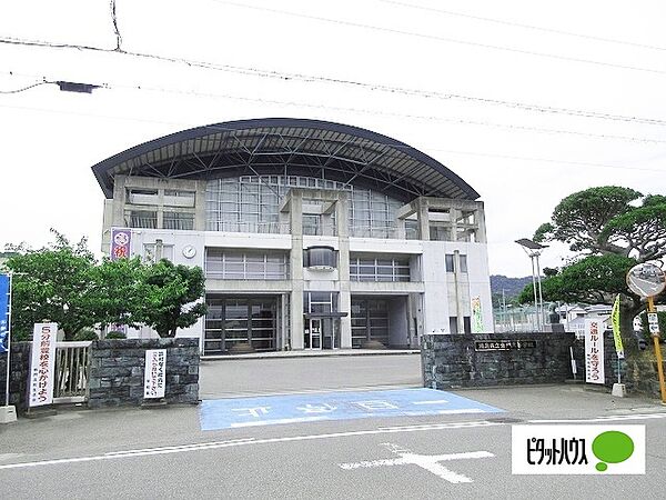画像23:高校「徳島県立鳴門高校まで423m」