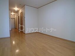 アース・ヒルズ北松戸 1階ワンルームのリビング/ダイニング