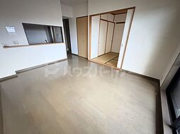 ロイヤルステージ松戸六実 5階3LDKのリビング/ダイニング