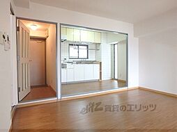 シャトル朱雀 5階2LDKのリビング/ダイニング