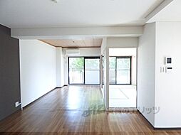 JR東海道・山陽本線 桂川駅 徒歩12分の賃貸マンション 4階2LDKのリビング/ダイニング