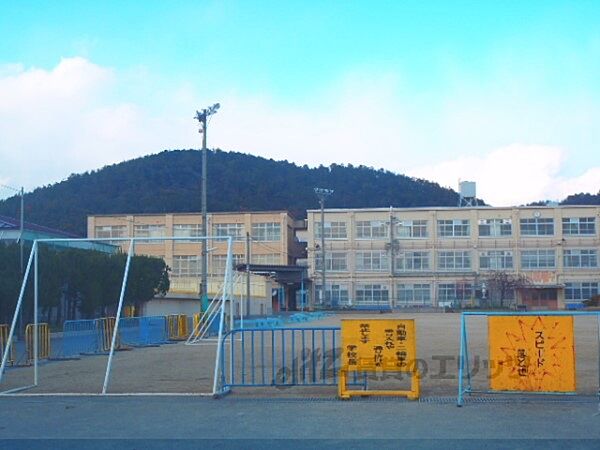 画像10:上賀茂小学校まで900メートル