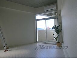 京都市営烏丸線 北大路駅 徒歩10分の賃貸マンション 4階ワンルームのリビング/ダイニング