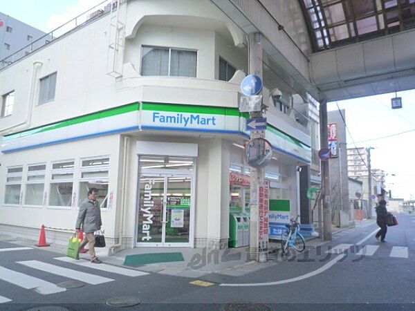 画像18:ファミリーマート　草津駅東口店まで400メートル