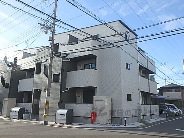 サンロイヤル深草 302｜京都府京都市伏見区竹田七瀬川町(賃貸アパート1K・3階・22.47㎡)の写真 その1