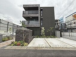 ｒｅｖｅ　ａｕ−ｄｅｌａ