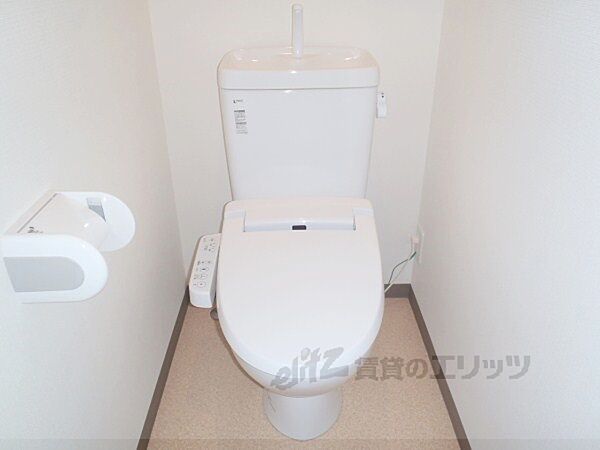 画像13:ウォッシュレット付きのトイレです。