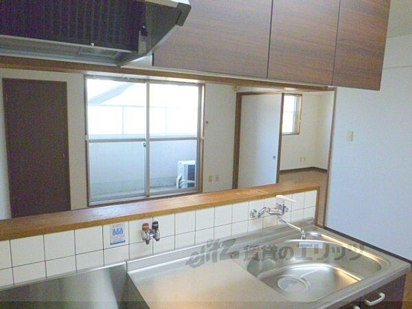 画像11:キッチンからのお部屋の眺め。