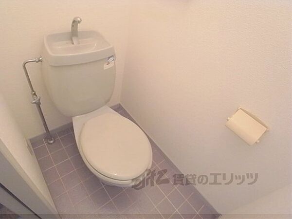 画像12:ゆとりのあるトイレです