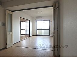 JR山陰本線 太秦駅 徒歩10分の賃貸マンション 4階3LDKのリビング/ダイニング