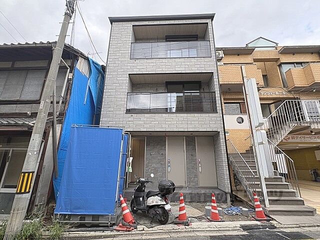 7 / 17