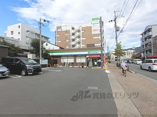 画像20:ファミリーマート　山科駅西店まで400メートル