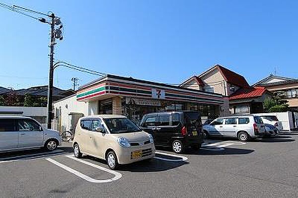 画像24:セブンイレブン新潟小針藤山店(690m)