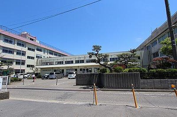 画像10:新潟市立坂井輪中学校(1、142m)