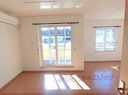 トゥー・ル・モンド 203 2階2LDKのリビング/ダイニング