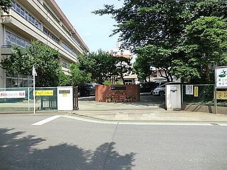 朝霞市立朝霞第二小学校 徒歩7分。 490m