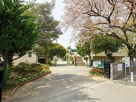 和光市立第五小学校 徒歩16分。 1260m