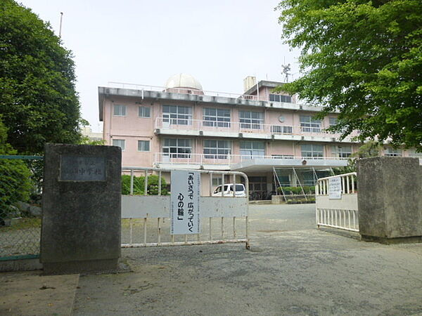 画像29:中学校「小田原市立白山中学校まで984m」