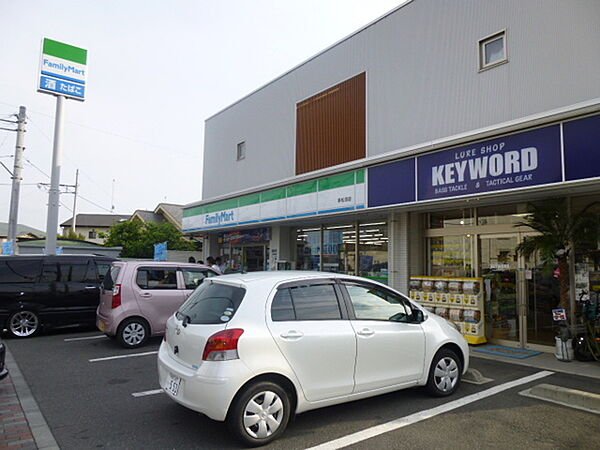 画像5:コンビニ「ファミリーマート新松田店まで427m」