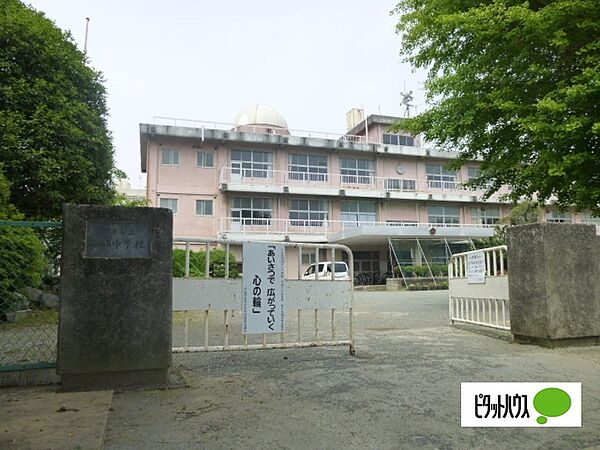 画像30:中学校「小田原市立白山中学校まで1526m」