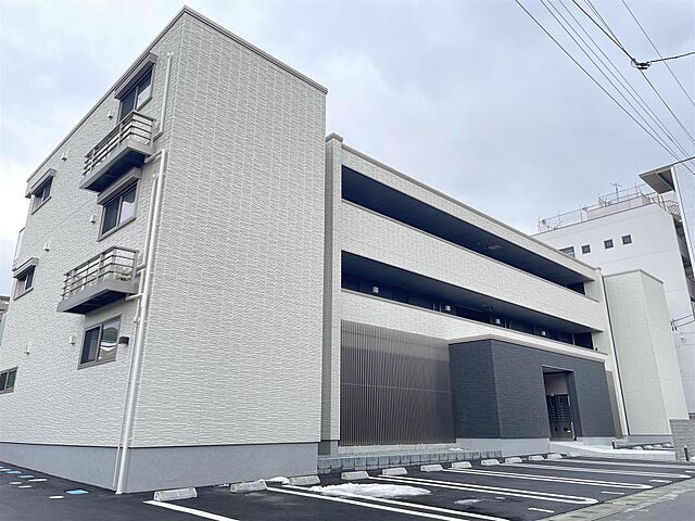 7 / 11