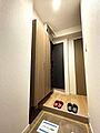 収納充実の玄関...