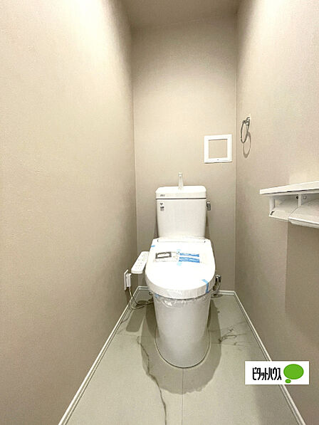 嬉しい温水暖房便座のトイレです