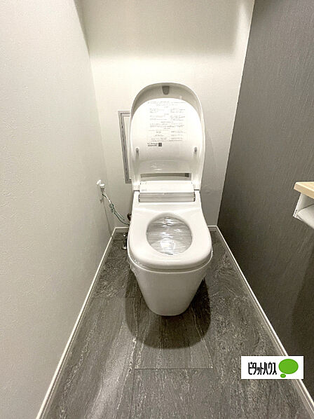 嬉しい温水暖房便座のトイレです