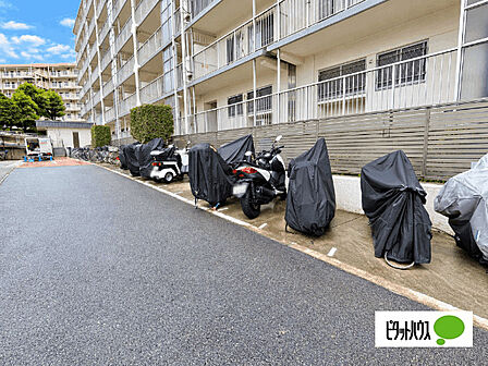 バイク置場・駐輪場です