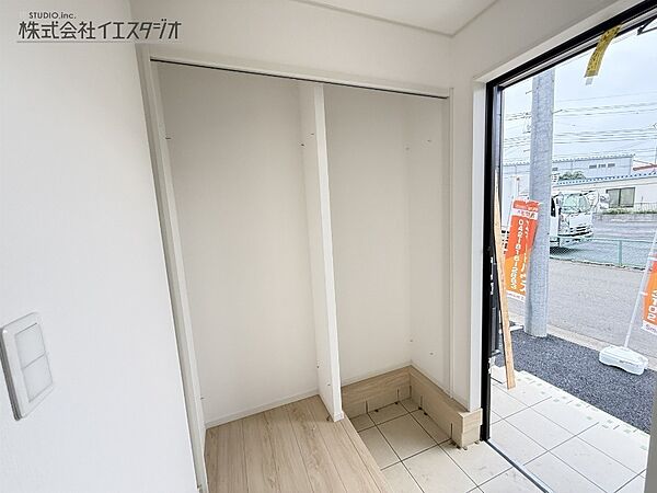 玄関を拡大表示