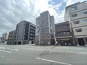 京都府京都市上京区日暮通丸太町上る西入西院町（賃貸マンション1K・6階・23.36㎡） その1