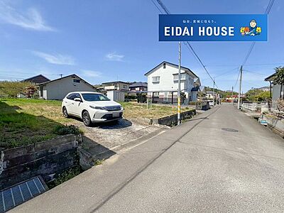 外観:前面道路を含む現地写真 外観:前面道路を含む現地写真