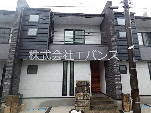 2 / 11