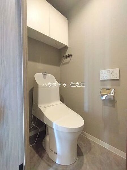 温水洗浄便座付きトイレ