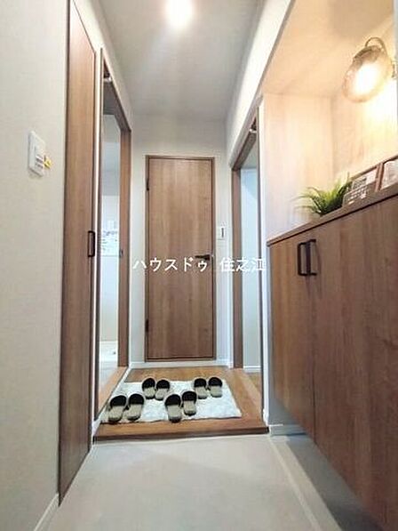 散らかりがちな玄関もスッキリの玄関収納付