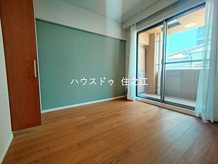 窓が有るので換気はもちろん明るく日差しの入る洋室です♪