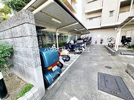 ★バイク置場。最新の空き状況の確認はお気軽にお申し付け下さい。