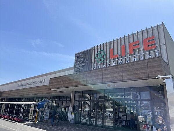 画像12:【スーパー】ライフ 蕨駅前店まで704ｍ