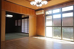 春と青空のｔｅｒｒａｃｅ 5DKの室内