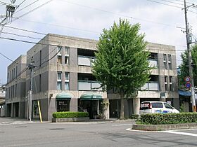 メゾン・ルミエール 2-B ｜ 京都府京都市左京区下鴨夜光町27-1（賃貸マンション1LDK・2階・63.38㎡） その1