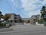 周辺：福岡小学校まで　500m　徒歩約7分●学校と地元が密着している地域で、部活や子ども会活動も盛ん。子供たちの心を広く・深く・豊かにという思いのもと、児童詩教育に取り組んでいる。