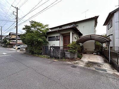 外観:和室3部屋に洋室が2部屋!お部屋数が多いので、ご家族が増えても安心して住み続けられる一戸建てです! 外観:和室3部屋に洋室が2部屋!お部屋数が多いので、ご家族が増えても安心して住み続けられる一戸建てです!