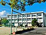 周辺：豊田市立若園小学校特別支援学級あり。メイン、低学年向け、理科、社会と4つの図書館があり本を利用して学習を進めることに力を入れています。 1970m