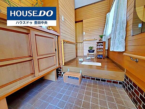 玄関を拡大表示