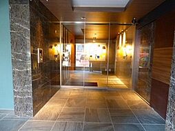 18 / 28
