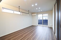 宇都宮芳賀ライトレール線 峰駅 徒歩12分の賃貸アパート 2階2LDKのリビング/ダイニング